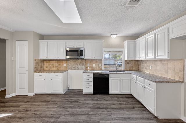 701 Harrison Lane, Hurst, TX 76053