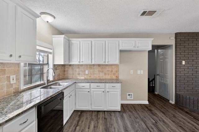 701 Harrison Lane, Hurst, TX 76053