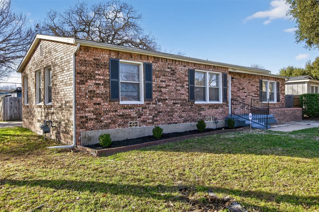 701 Harrison Lane, Hurst, TX 76053