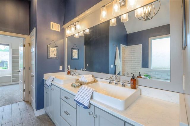 8120 Lone Elm Road, Lenexa, KS 66220