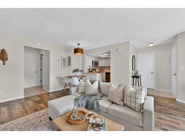 12523 E Pacific Cir E, Aurora, CO 80014