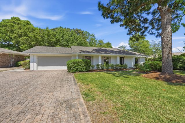 12 Pinehurst Drive, Shalimar, FL 32579