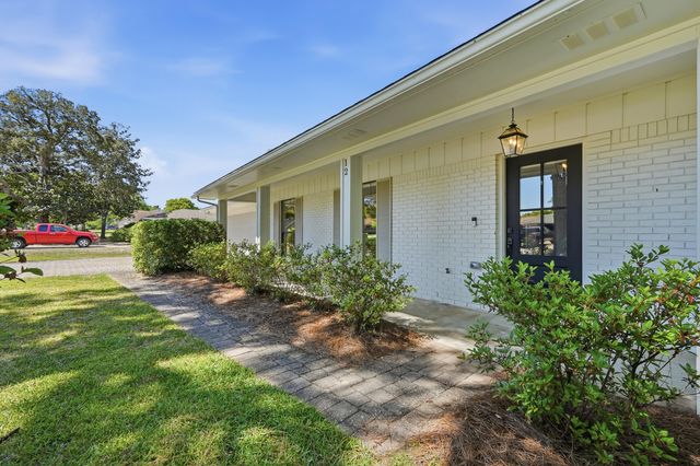 12 Pinehurst Drive, Shalimar, FL 32579