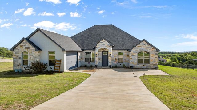 320 Kenyon Court, Granbury, TX 76049