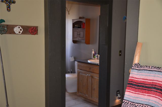 147 Old Windmill Trail, Madrid, NM 87010