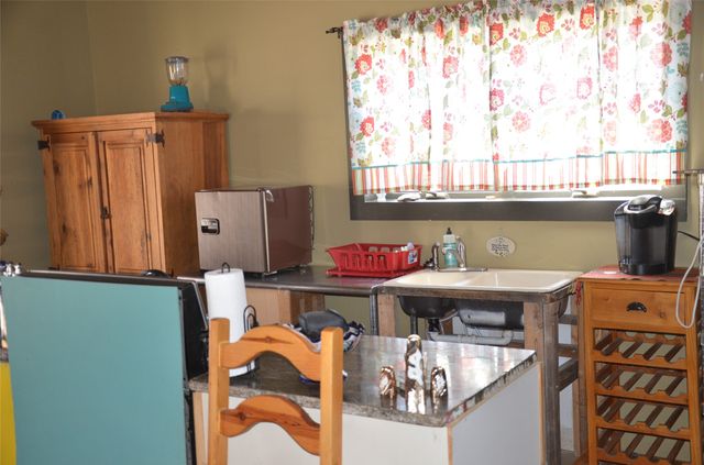 147 Old Windmill Trail, Madrid, NM 87010