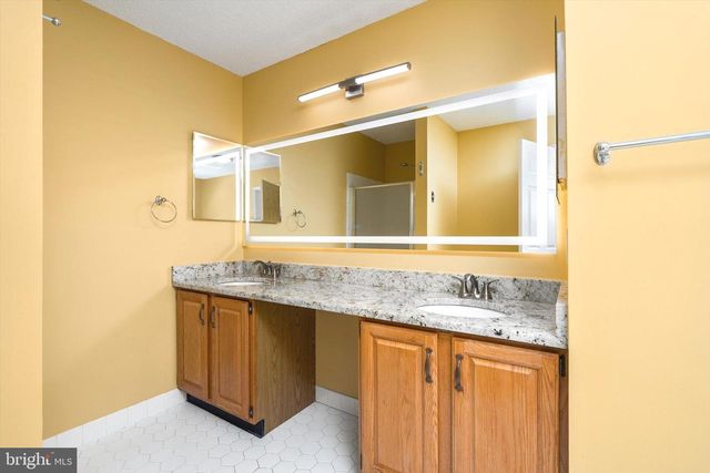 69 E SHREWSBURY PL, Princeton, NJ 08540