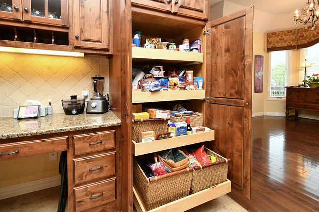 1402 N Rockingham Avenue, Nixa, MO 65714