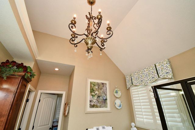 1402 N Rockingham Avenue, Nixa, MO 65714