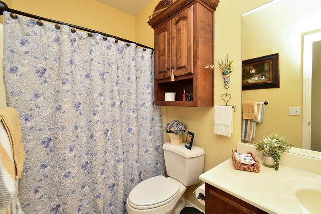 1402 N Rockingham Avenue, Nixa, MO 65714