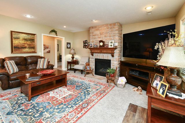 1402 N Rockingham Avenue, Nixa, MO 65714