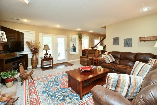 1402 N Rockingham Avenue, Nixa, MO 65714