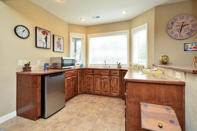 1402 N Rockingham Avenue, Nixa, MO 65714