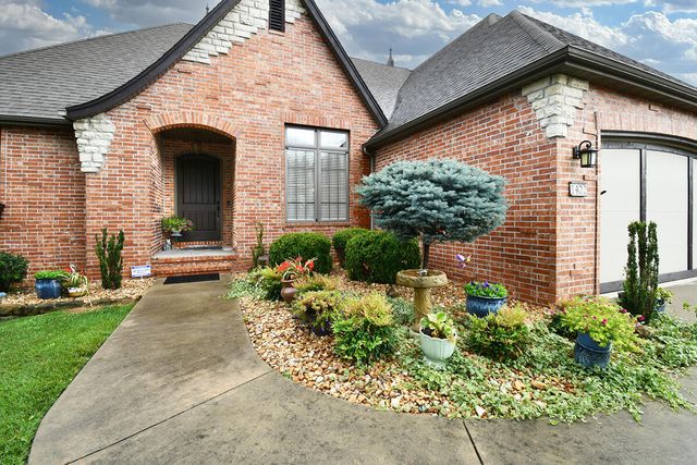 1402 N Rockingham Avenue, Nixa, MO 65714