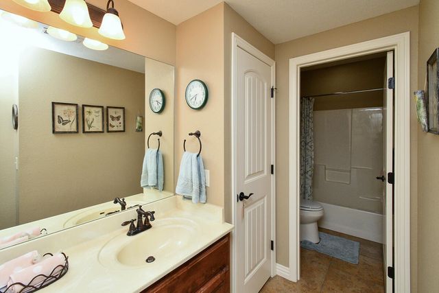 1402 N Rockingham Avenue, Nixa, MO 65714