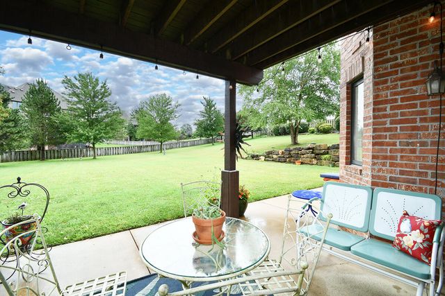 1402 N Rockingham Avenue, Nixa, MO 65714
