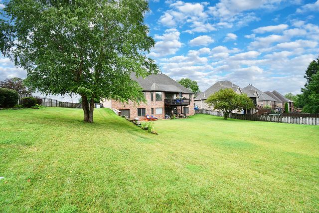 1402 N Rockingham Avenue, Nixa, MO 65714