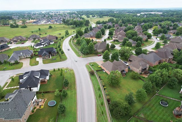 1402 N Rockingham Avenue, Nixa, MO 65714