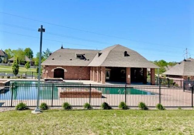 1402 N Rockingham Avenue, Nixa, MO 65714