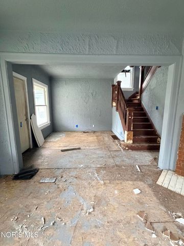 140 Islington Street, Toledo, OH 43610