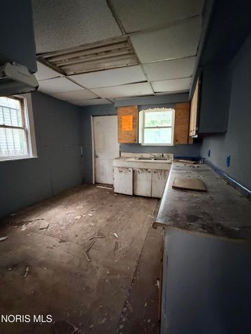 140 Islington Street, Toledo, OH 43610