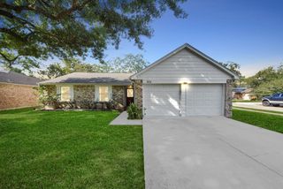 301 Meadow Wood Court, League City, TX 77573