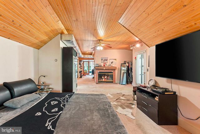 415 GEIGEL HILL RD, Upper Black Eddy, PA 18972