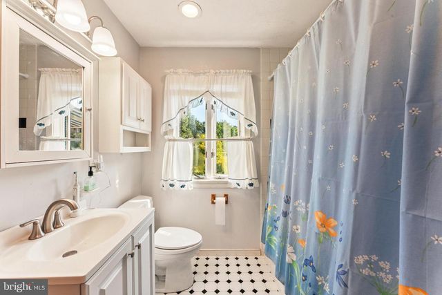 415 GEIGEL HILL RD, Upper Black Eddy, PA 18972