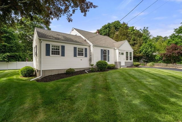 24 Wilbur St, Raynham, MA 02767