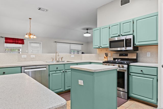 7031 Quail Wilde, San Antonio, TX 78250