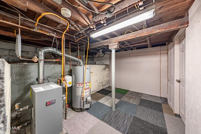 983 Us Route 9W, Bethlehem, NY 12158