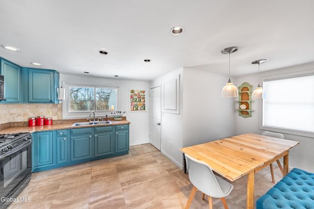 983 Us Route 9W, Bethlehem, NY 12158