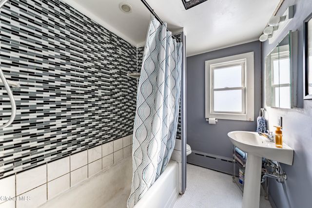 983 Us Route 9W, Bethlehem, NY 12158