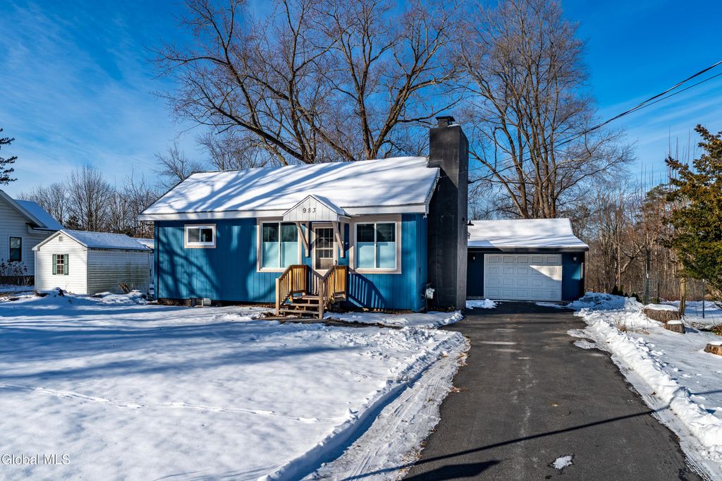 983 Us Route 9W, Bethlehem, NY 12158