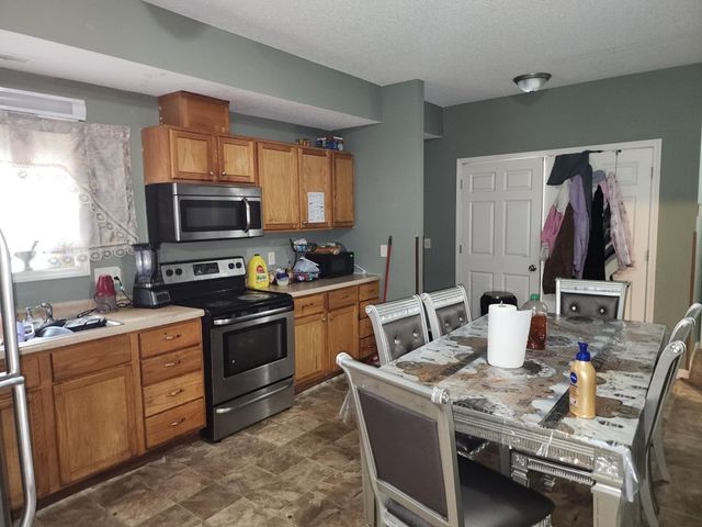 66 Stevens Street E, Saint Paul, MN 55107