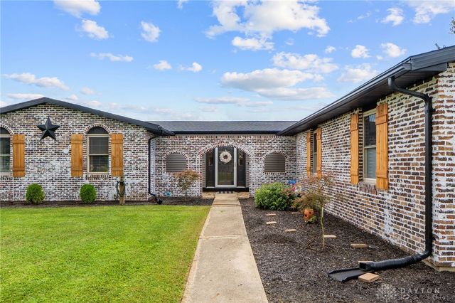 2470 Leon Lane, Springfield, OH 45502