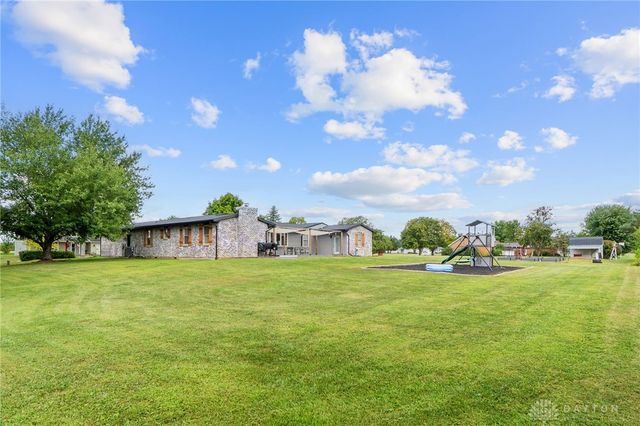 2470 Leon Lane, Springfield, OH 45502
