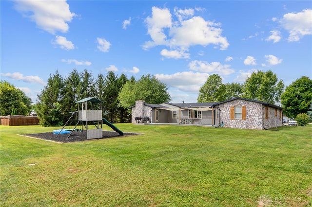 2470 Leon Lane, Springfield, OH 45502