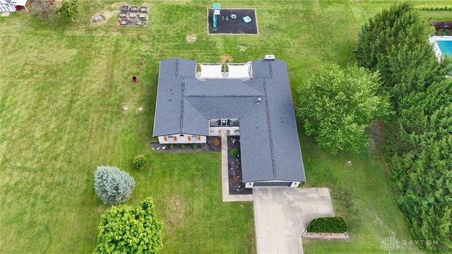 2470 Leon Lane, Springfield, OH 45502