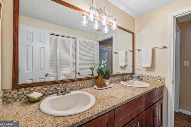 802 Ivy Green Lane SE, Marietta, GA 30067