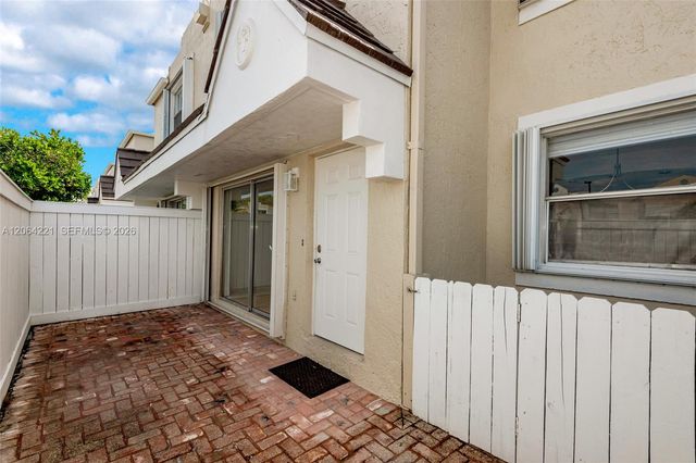 4520 SW 68th Ct Cir 25-5, Miami, FL 33155
