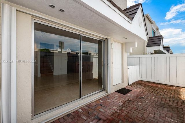 4520 SW 68th Ct Cir 25-5, Miami, FL 33155