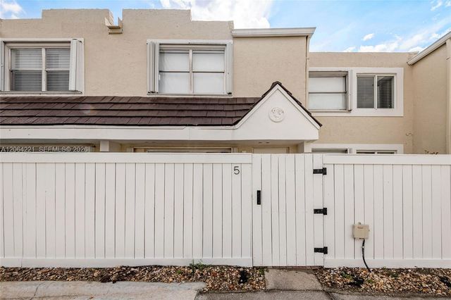 4520 SW 68th Ct Cir 25-5, Miami, FL 33155