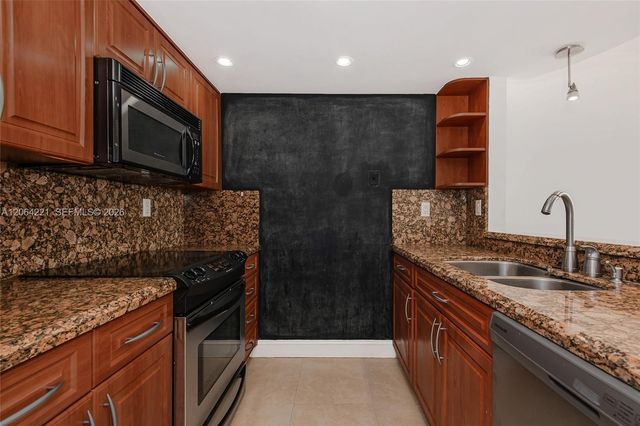 4520 SW 68th Ct Cir 25-5, Miami, FL 33155