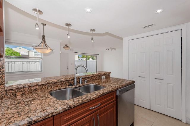 4520 SW 68th Ct Cir 25-5, Miami, FL 33155