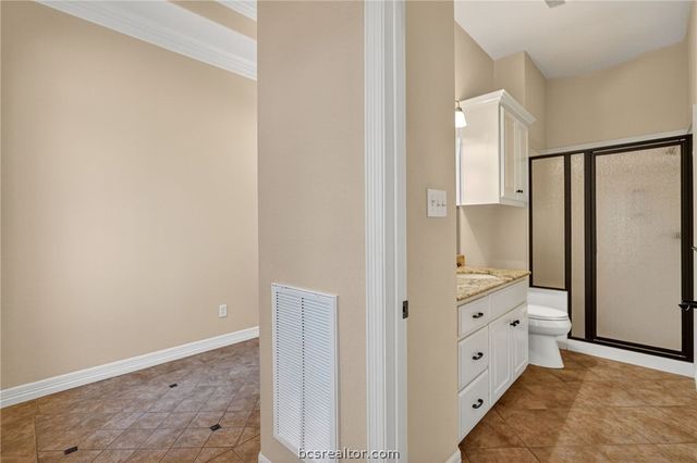1909 Debbie Drive, Bryan, TX 77802