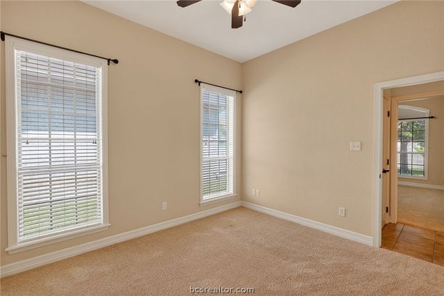 1909 Debbie Drive, Bryan, TX 77802