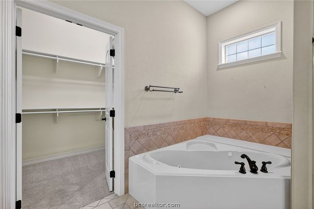 1909 Debbie Drive, Bryan, TX 77802