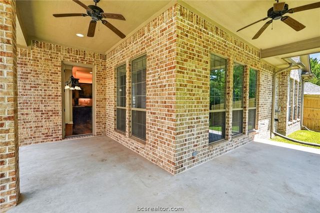 1909 Debbie Drive, Bryan, TX 77802