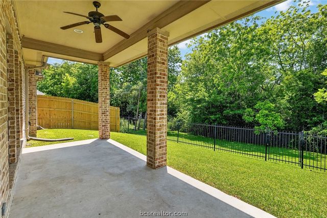 1909 Debbie Drive, Bryan, TX 77802
